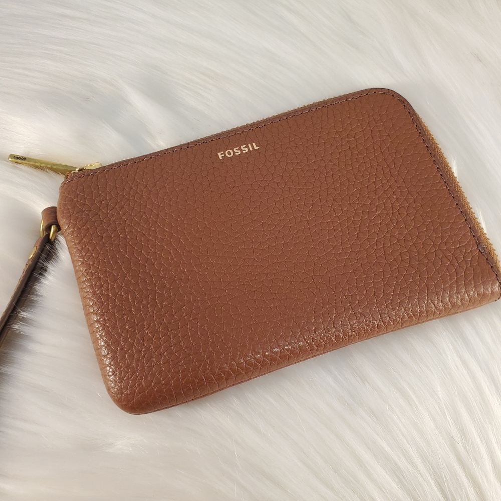 NWT FOSSIL TIEGAN BROWN COWHIDE WRISTLET
